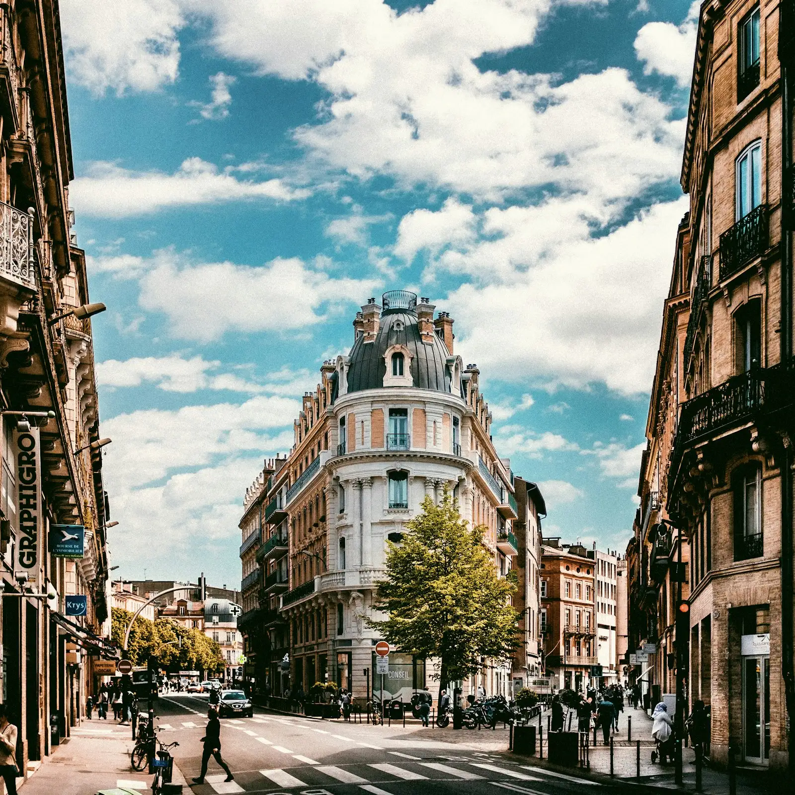 Conciergerie Airbnb Toulouse — Capitole · Saint-Étienne Capitole · Saint-Étienne — Toulouse